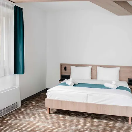Avarka Guest house *